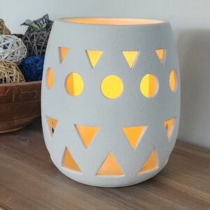 🏠 Hobby Lobby White Ceramic Geometric Vase – Mirage Collection Elegant Ambiance